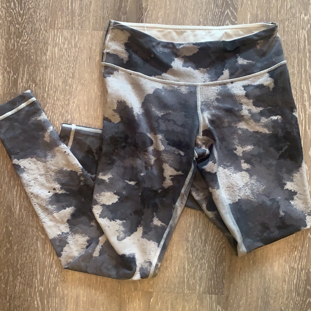 Never worn, Lululemon Camo Leggings, Sz 6